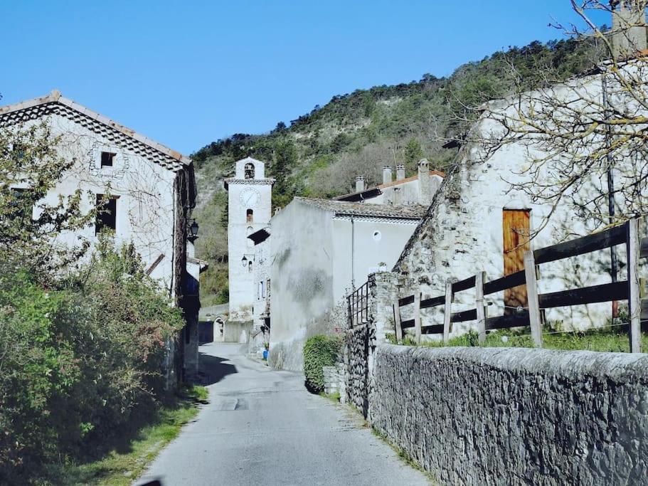 Gite Le Chaudron 1 A 7Pers Avec Piscine Βίλα Montclar-sur-Gervanne Εξωτερικό φωτογραφία